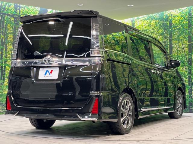 ヴォクシー ＺＳ　煌　純正９型ナビ　後席モニター　バックカメラ　両側電動ドア　衝突被害軽減システム　スマートキー　ＬＥＤヘッド　ビルトインＥＴＣ　クルコン　純正１６インチアルミ　オートハイビーム　オートライト（18枚目）