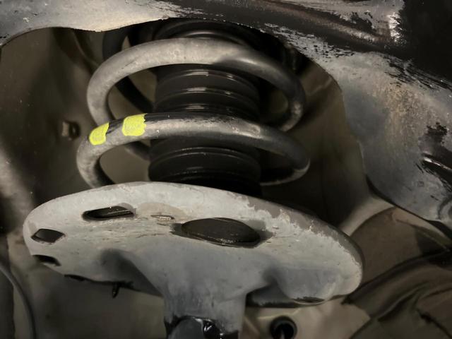 ヴォクシー ＺＳ　煌　純正９型ナビ　後席モニター　バックカメラ　両側電動ドア　衝突被害軽減システム　スマートキー　ＬＥＤヘッド　ビルトインＥＴＣ　クルコン　純正１６インチアルミ　オートハイビーム　オートライト（21枚目）