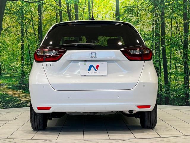 フィット ホーム　メーカー９型ナビ　全周囲カメラ　衝突被害軽減システム　レーダークルーズ　禁煙車　ハーフレザーシート　コーナーセンサー　スマートキー　ＬＥＤヘッド　ＥＴＣ２．０　オートハイビーム　車線逸脱警報（15枚目）