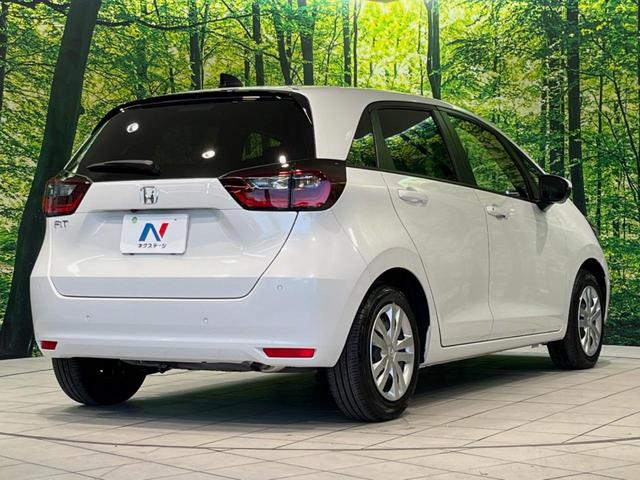 フィット ホーム　メーカー９型ナビ　全周囲カメラ　衝突被害軽減システム　レーダークルーズ　禁煙車　ハーフレザーシート　コーナーセンサー　スマートキー　ＬＥＤヘッド　ＥＴＣ２．０　オートハイビーム　車線逸脱警報（17枚目）