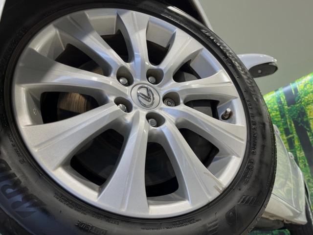 �y�����P�V�C���`�A���~�z�C�[���z�O�ςɃ}�b�`���������A���~�z�C�[���𑕒����Ă���܂��B�e��ЊO�A���~�z�C�[����A�X�^�b�h���X�^�C�����戵�����Ă���܂��B���񂲑��k����������