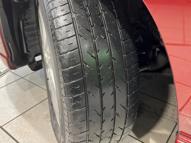 プレマシー ２０Ｓ　電動スライドドア　純正ＳＤナビ　禁煙車　スマートキー　ＨＩＤヘッド　ビルトインＥＴＣ　純正１６インチアルミ　オートライト　オートエアコン　Ｂｌｕｅｔｏｏｔｈ　地デジ　盗難防止装置　プライバシーガラス（44枚目）