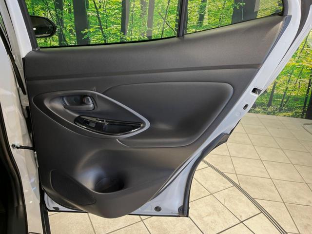 ヤリスクロス ハイブリッドＺ　アドベンチャー　純正８型ＤＡ　全周囲カメラ　衝突被害軽減システム　レーダークルーズ　禁煙車　パワーシート　コーナーセンサー　スマートキー　ＬＥＤヘッド　ＥＴＣ２．０　純正１８インチアルミ　オートハイビーム（52枚目）