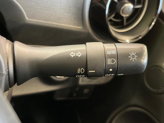 アクア Ｓスタイルブラック　純正９型ナビ　バックカメラ　衝突被害軽減システム　禁煙車　コーナーセンサー　スマートキー　ＬＥＤヘッド　ビルトインＥＴＣ　オートハイビーム　オートライト　オートエアコン　Ｂｌｕｅｔｏｏｔｈ　ドラレコ（6枚目）