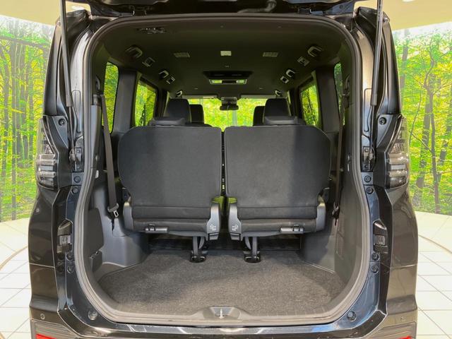 ヴォクシー S-Z 純正10型ナビ 後席モニター バックカメラ 両側電動ドア 衝突被害軽減装置 禁煙車 レーダークルーズ パワーバックドア ビルトインETC オートハイビーム シートヒーター デュアルオートエアコン(11枚目)