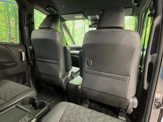 ヴォクシー S-Z 純正10型ナビ 後席モニター バックカメラ 両側電動ドア 衝突被害軽減装置 禁煙車 レーダークルーズ パワーバックドア ビルトインETC オートハイビーム シートヒーター デュアルオートエアコン(44枚目)