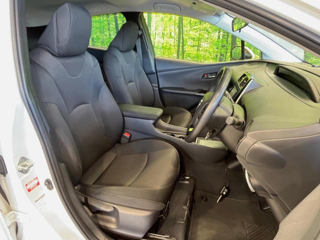 プリウス Ｓ　メモリーナビ　バックカメラ　衝突被害軽減システム　レーダークルーズ　禁煙車　スマートキー　ＬＥＤヘッド　ＥＴＣ　純正１５インチアルミ　オートハイビーム　車線逸脱警報　オートライト　ドラレコ（8枚目）