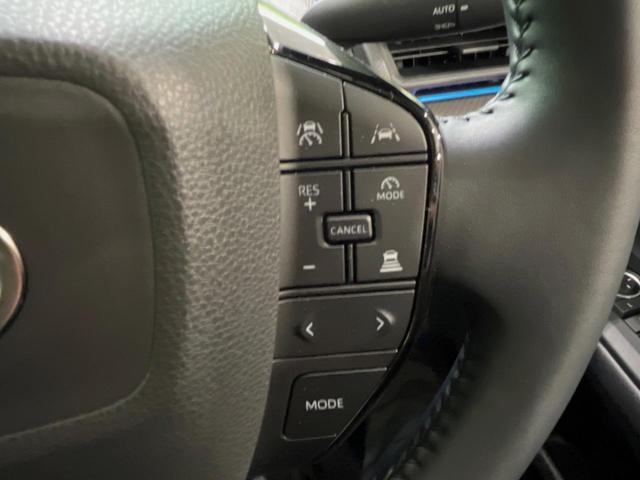 プリウス Ｇ　純正８型ディスプレイオーディオ　全周囲カメラ　衝突被害軽減システム　レーダークルーズ　禁煙車　コーナーセンサー　スマートキー　ＬＥＤヘッド　ＥＴＣ２．０　オートハイビームオートライト　ドラレコ（6枚目）