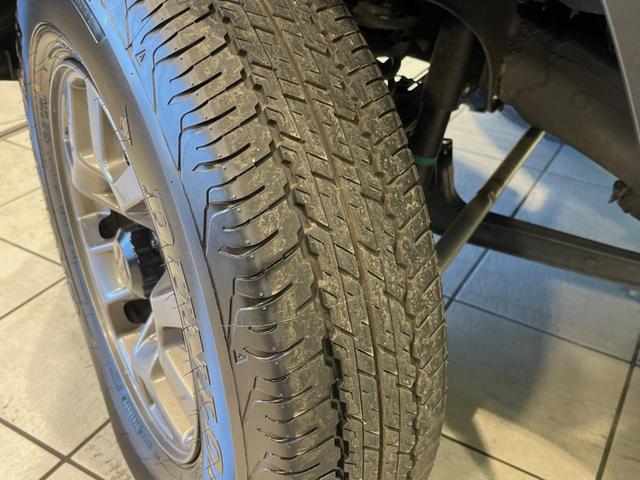 ジムニーシエラ ＪＣ　純正９型ナビ　バックカメラ　衝突被害軽減システム　禁煙車　スマートキー　ＬＥＤヘッド　ビルトインＥＴＣ　クルコン　シートヒーター　オートハイビーム　オートライト　オートエアコン　純正１５インチアルミ（50枚目）