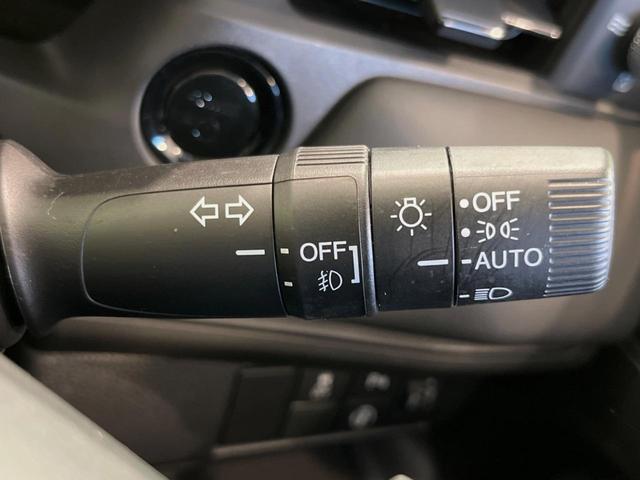 ヴェゼル ｅ：ＨＥＶ　Ｘ　純正９型ナビ　バックカメラ　衝突被害軽減システム　レーダークルーズ　コーナーセンサー　スマートキー　ＬＥＤヘッド　ＥＴＣ２．０　オートハイビーム　車線逸脱警報　オートライト　オートエアコン（42枚目）