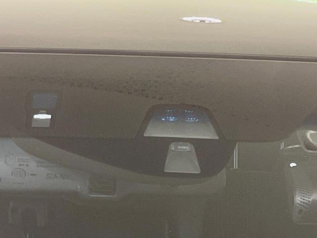 ヴェゼル ハイブリッドＺ　純正ＳＤナビ　バックカメラ　衝突被害軽減システム　禁煙車　ハーフレザーシート　シートヒーター　ドラレコ　スマートキー　ＬＥＤヘッド　ルーフレール　ＥＴＣ　クルコン　オートライト　オートエアコン（5枚目）