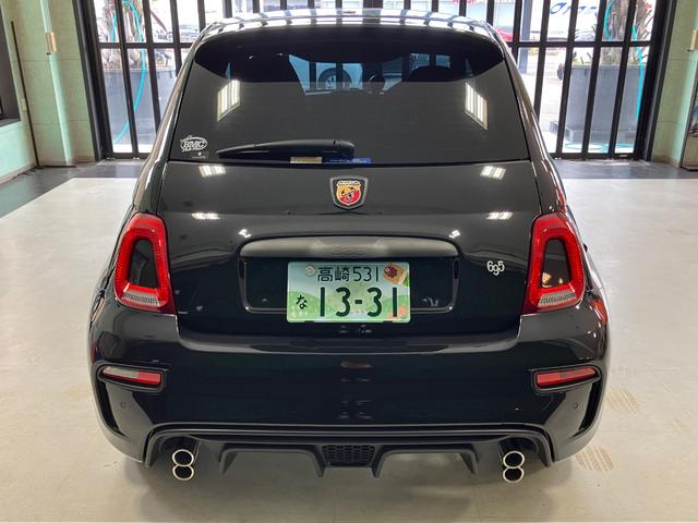 アバルト695セッタンタチンクエアニヴェルサーリオ 75周年記念車 右ハンドル 250台限定車 5MT ブレンボ ターボ(5枚目)