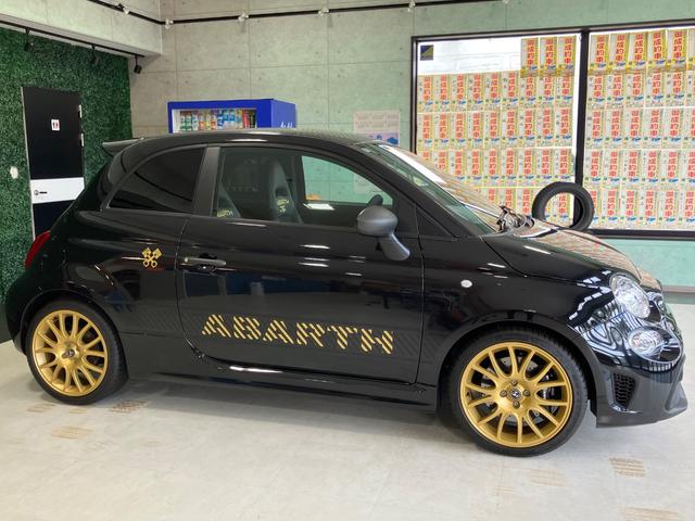 アバルト695セッタンタチンクエアニヴェルサーリオ 75周年記念車 右ハンドル 250台限定車 5MT ブレンボ ターボ(7枚目)