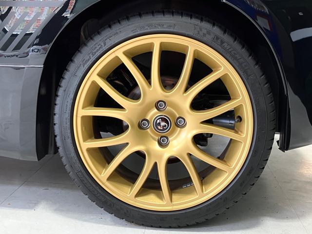 アバルト695セッタンタチンクエアニヴェルサーリオ 75周年記念車 右ハンドル 250台限定車 5MT ブレンボ ターボ(10枚目)