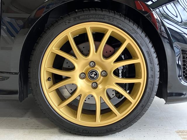 アバルト695セッタンタチンクエアニヴェルサーリオ 75周年記念車 右ハンドル 250台限定車 5MT ブレンボ ターボ(12枚目)