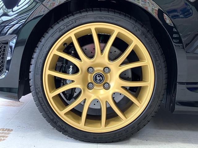 アバルト695セッタンタチンクエアニヴェルサーリオ 75周年記念車 右ハンドル 250台限定車 5MT ブレンボ ターボ(13枚目)