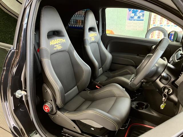 アバルト695セッタンタチンクエアニヴェルサーリオ 75周年記念車 右ハンドル 250台限定車 5MT ブレンボ ターボ(15枚目)