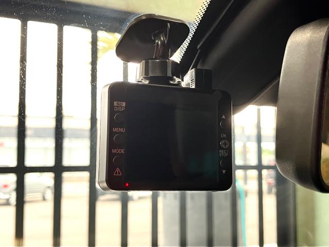 アバルト695セッタンタチンクエアニヴェルサーリオ 75周年記念車 右ハンドル 250台限定車 5MT ブレンボ ターボ(26枚目)