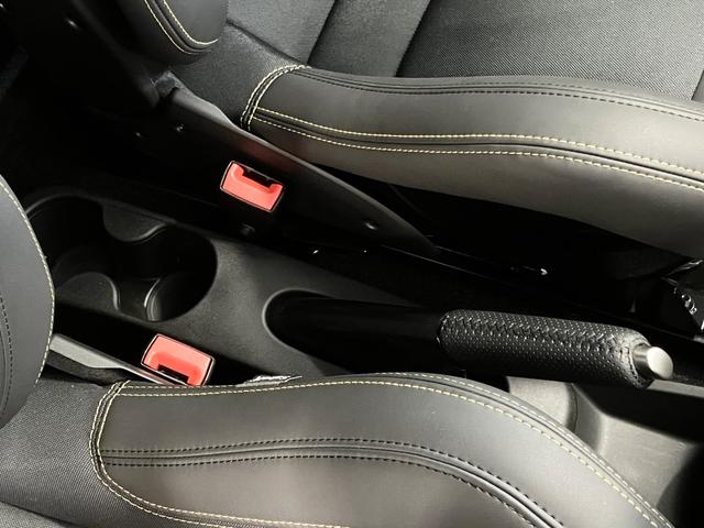 アバルト695セッタンタチンクエアニヴェルサーリオ 75周年記念車 右ハンドル 250台限定車 5MT ブレンボ ターボ(29枚目)