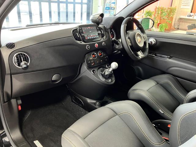 アバルト695セッタンタチンクエアニヴェルサーリオ 75周年記念車 右ハンドル 250台限定車 5MT ブレンボ ターボ(34枚目)