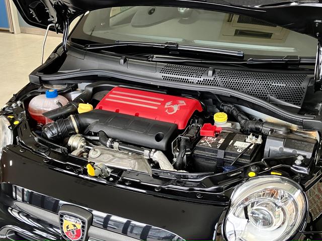 アバルト695セッタンタチンクエアニヴェルサーリオ 75周年記念車 右ハンドル 250台限定車 5MT ブレンボ ターボ(41枚目)