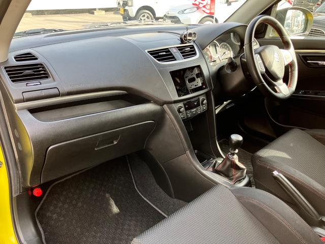 スイフトスポーツ ベースグレード　バンパー塗装中　ローダウン取付　ディスプレイオーディオ取付（30枚目）