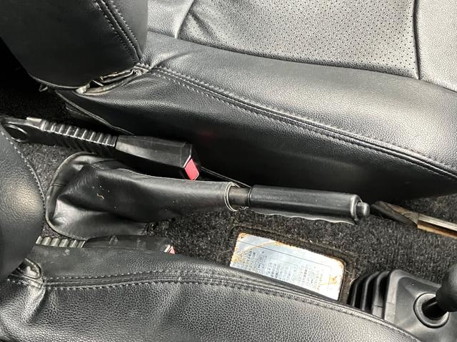 ジムニー ランドベンチャー　全塗装　ＪＡ１１最終５型　リフトアップ　社外足廻り／ウッドステアリング／バンパー（30枚目）