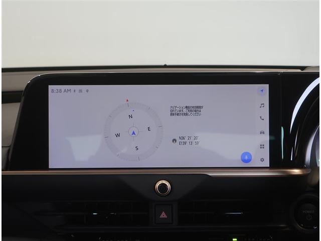 クラウンクロスオーバー Ｇアドバンスド・レザーパッケージ　革シート　４ＷＤ　フルセグ　ミュージックプレイヤー接続可　バックカメラ　衝突被害軽減システム　ＥＴＣ　ＬＥＤヘッドランプ　記録簿　アイドリングストップ（7枚目）