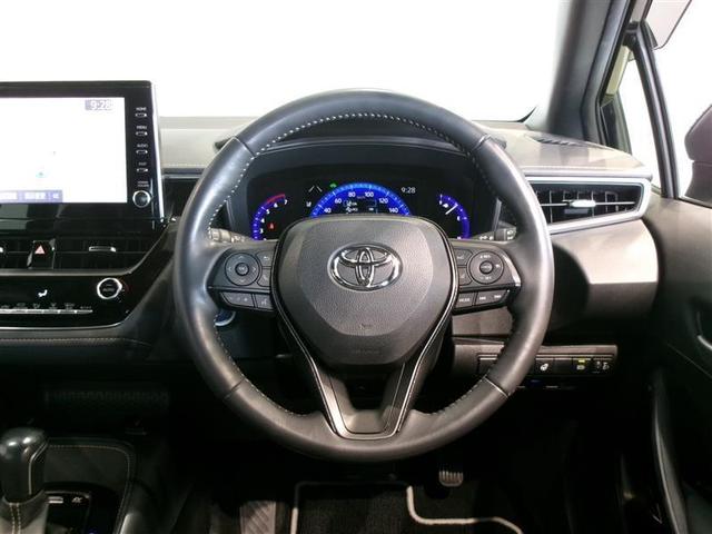 ステアリングスイッチ付き。前方から目を離すことなく操作することが可能です。