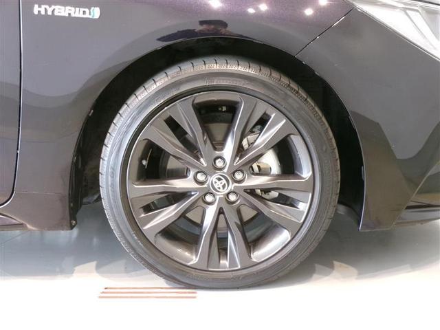 純正のアルミホイール装着車です。タイヤサイズは２１５／４５Ｒ１７です。