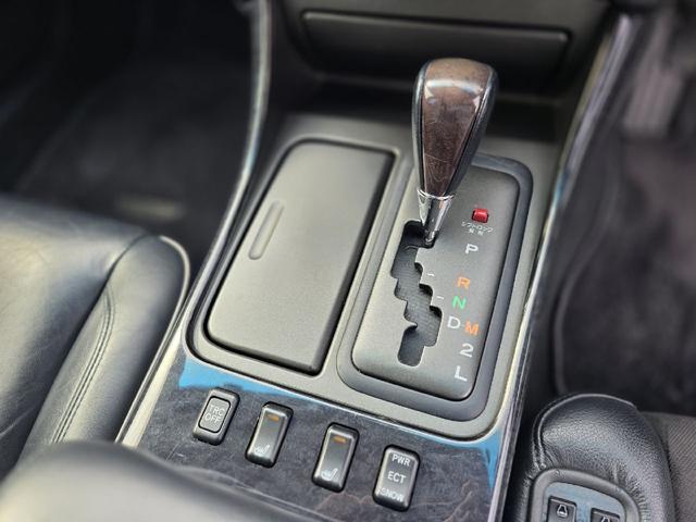 アリスト V300ベルテックスエディション /TOM’Sマフラー/TOM’SECU/TOM’Sバンパー/車高調/BBS19インチアルミホイール/F・Rタワーバー/260kmメーター/Fブレーキ80スープラ流用/運転席RECAROシート(13枚目)