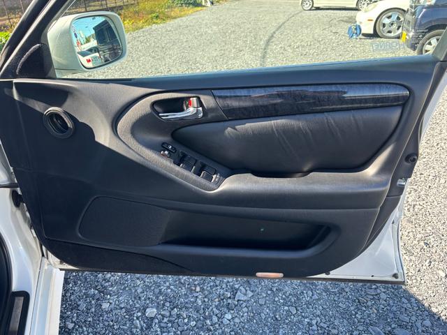 アリスト Ｖ３００ベルテックスエディション　／ノーマル／サンルーフ／黒革シート／社外ナビ（30枚目）