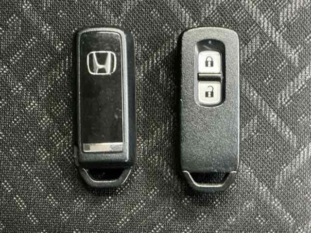 スマートキーです!ドアの施錠・解錠・エンジンの始動がスムーズで大変便利です!