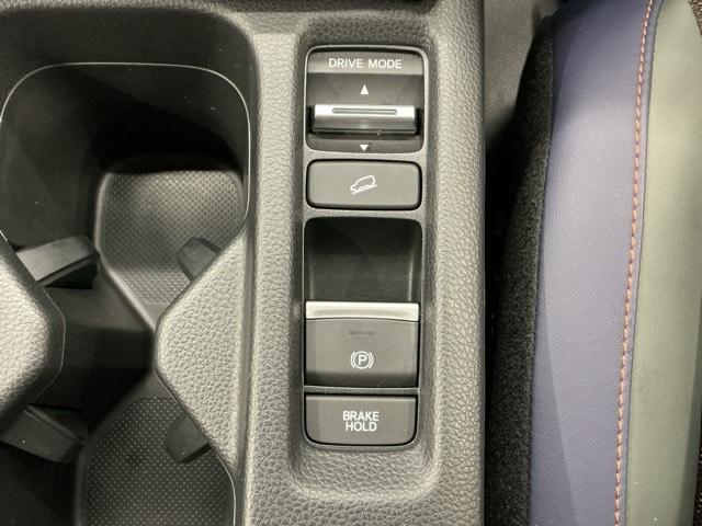 ヴェゼル e:HEVX・HuNTパッケージ ホンダ認定中古車 デモカー 純正ドラレコ 盗難防止システム 地デジフルセグ サイドエアバッグ Bカメラ クリアランスソナー 横滑り防止機能 スマートキー オートライト ETC車載器 エアコン キーレス(11枚目)