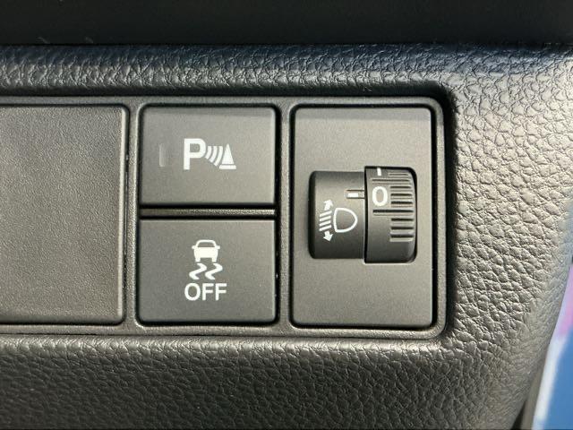 ヴェゼル e:HEVX・HuNTパッケージ ホンダ認定中古車 デモカー 純正ドラレコ 盗難防止システム 地デジフルセグ サイドエアバッグ Bカメラ クリアランスソナー 横滑り防止機能 スマートキー オートライト ETC車載器 エアコン キーレス(12枚目)