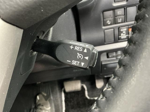 ヴォクシー ＺＳ煌　ワンオーナー　ＬＥＤ　バックカメラ　地上デジタル　ＴＳＳ　両側パワードア　アイドリングストップ車　パワーウィンド　横滑防止　１オーナ　Ａライト　整備記録簿　ＤＶＤ可　盗難防止装置　スマートエントリー（9枚目）