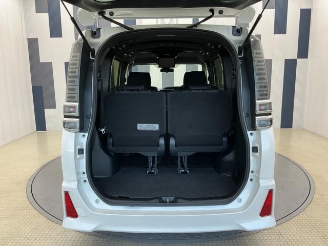 ヴォクシー ＺＳ煌　ワンオーナー　ＬＥＤ　バックカメラ　地上デジタル　ＴＳＳ　両側パワードア　アイドリングストップ車　パワーウィンド　横滑防止　１オーナ　Ａライト　整備記録簿　ＤＶＤ可　盗難防止装置　スマートエントリー（20枚目）