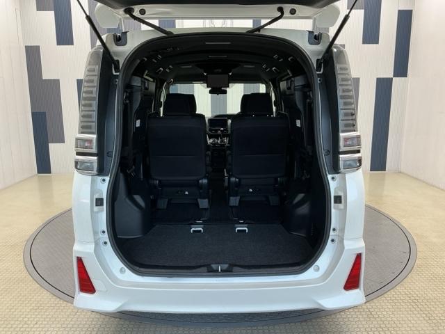 ヴォクシー ＺＳ煌　ワンオーナー　ＬＥＤ　バックカメラ　地上デジタル　ＴＳＳ　両側パワードア　アイドリングストップ車　パワーウィンド　横滑防止　１オーナ　Ａライト　整備記録簿　ＤＶＤ可　盗難防止装置　スマートエントリー（21枚目）