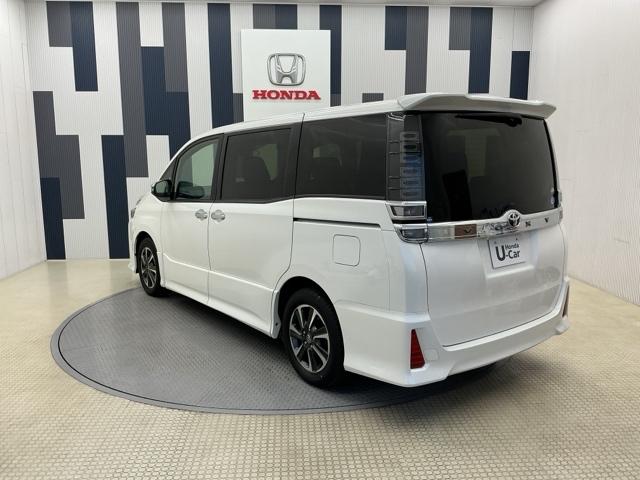 ヴォクシー ＺＳ煌　ワンオーナー　ＬＥＤ　バックカメラ　地上デジタル　ＴＳＳ　両側パワードア　アイドリングストップ車　パワーウィンド　横滑防止　１オーナ　Ａライト　整備記録簿　ＤＶＤ可　盗難防止装置　スマートエントリー（27枚目）