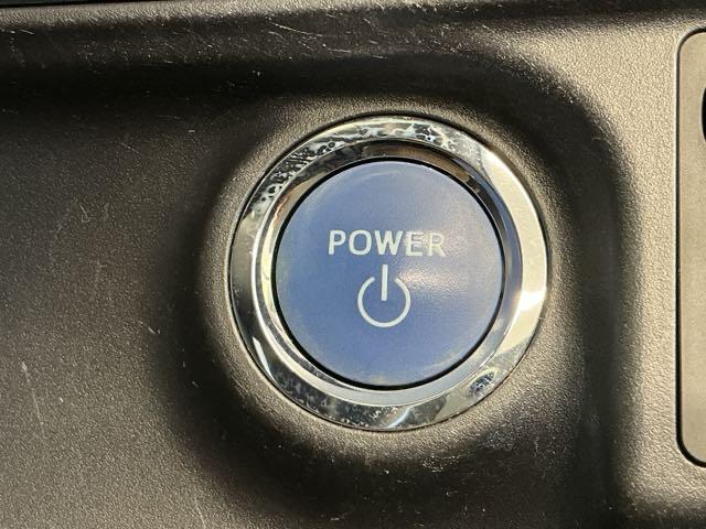 アクア Ｇ　社外メモリーナビ　バックカメラ　ＥＴＣ　バックモニタ　セキュリティー　デュアルエアバック　ナビＴＶ　Ｉ－ＳＴＯＰ　パワーウィンドウ　地デジ　ＥＳＣ　ＡＴエアコン　ＡＢＳ　パワーステアリング（11枚目）