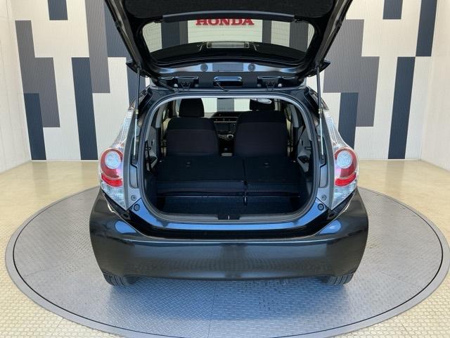 アクア Ｇ　社外メモリーナビ　バックカメラ　ＥＴＣ　バックモニタ　セキュリティー　デュアルエアバック　ナビＴＶ　Ｉ－ＳＴＯＰ　パワーウィンドウ　地デジ　ＥＳＣ　ＡＴエアコン　ＡＢＳ　パワーステアリング（19枚目）