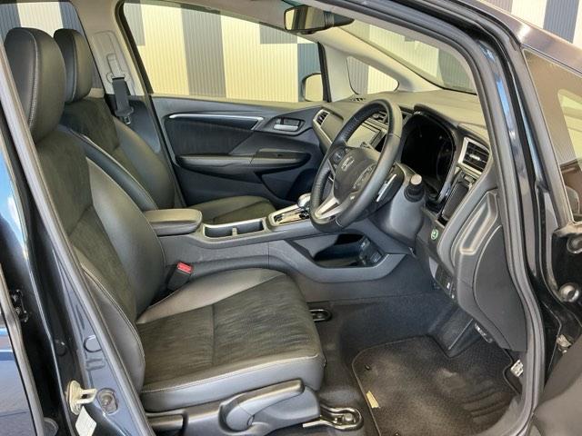 シャトル ハイブリッドＸホンダセンシング　ホンダ認定中古車　純正ドラレコ前後　横滑抑制　リヤカメラ　ドライブレコーダ　スマ－トキ－　イモビ　ＴＶナビ　サイドエアバッグ　シートヒーター付き　キーレス　ＵＳＢ　Ｗエアコン　ＤＶＤ再生機能　ＥＣＯＮ（15枚目）