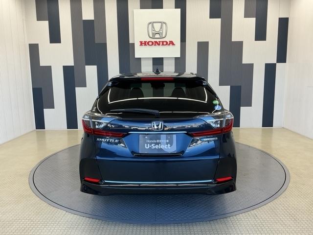 シャトル ハイブリッドＸホンダセンシング　ホンダ認定中古車　純正ドラレコ前後　横滑抑制　リヤカメラ　ドライブレコーダ　スマ－トキ－　イモビ　ＴＶナビ　サイドエアバッグ　シートヒーター付き　キーレス　ＵＳＢ　Ｗエアコン　ＤＶＤ再生機能　ＥＣＯＮ（25枚目）