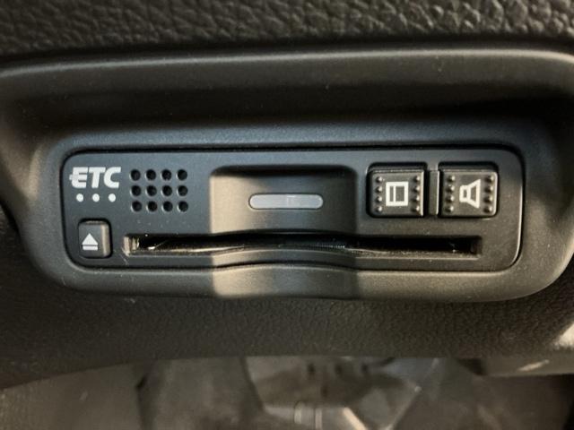 ヴェゼル ハイブリッドＺ・ホンダセンシング　ホンダ認定中古車　純正ドラレコ前後　レーダーサポート　Ｗエアコン　１オーナ－　ＤＶＤ再生機能　整備記録簿　横滑り防止システム　バックアイカメラ　盗難防止装置　フルセ　シートヒーター付　スマ－トキ－（9枚目）