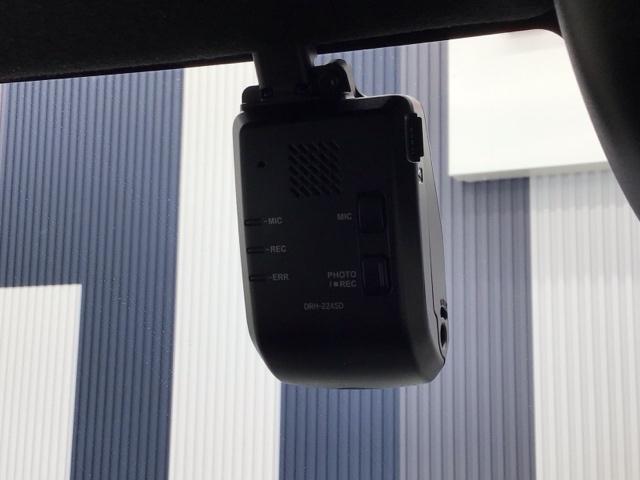 Ｎ－ＢＯＸカスタム ベースグレード　ホンダ認定中古車　デモカー　純正ドラレコ　Ｗ電動ドア　ＵＳＢ接続　ＣＭＢＳ　Ｄレコ　オートエアコン　スマートキ　ＬＥＤ　盗難防止装置　クルコン　ＥＴＣ　バックカメラ　フルセグＴＶ　パワーステアリング（6枚目）