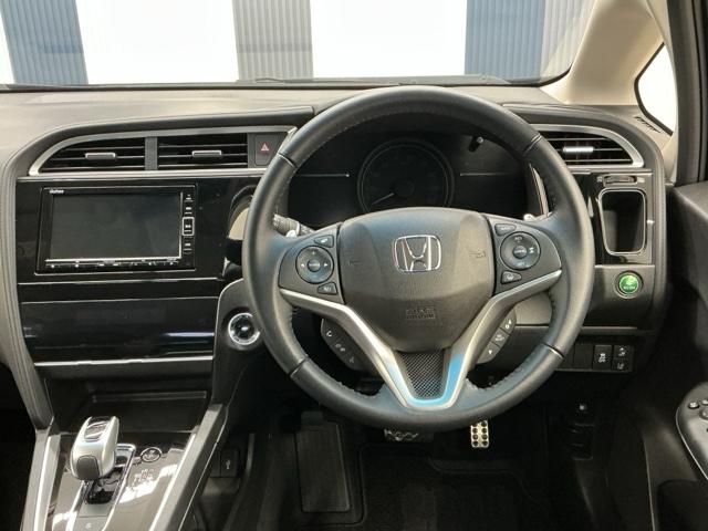 シャトル ハイブリッドXホンダセンシング ホンダ認定中古車 純正ナビ LEDライト 横滑抑制 リヤカメラ スマ-トキ- イモビ TVナビ サイドエアバッグ シートヒーター付き キーレス Wエアコン DVD再生機能 ECON クルコン ETC(15枚目)