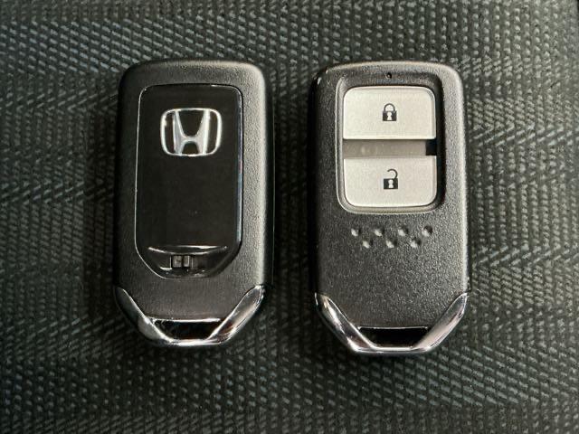 シャトル ハイブリッドXホンダセンシング ホンダ認定中古車 純正ナビ LEDライト 横滑抑制 リヤカメラ スマ-トキ- イモビ TVナビ サイドエアバッグ シートヒーター付き キーレス Wエアコン DVD再生機能 ECON クルコン ETC(16枚目)