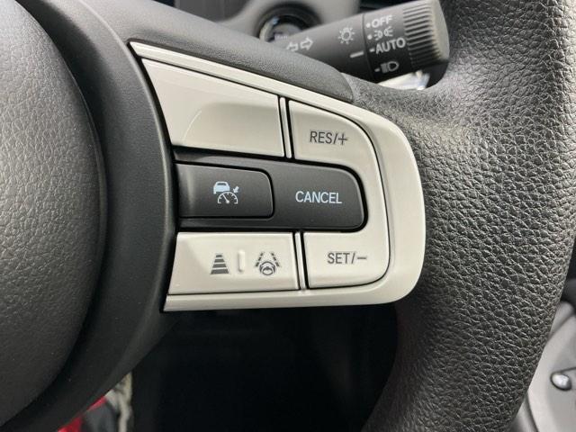 フィット クロスター　ホンダ認定中古車　ＬＥＤ　バックカメラ　ＶＳＡ　キーフリー　オートクルーズコントロール　ＵＳＢ　クリアランスソナー　スマートキー　サイドエアバッグ　オートライト　オートエアコン　盗難防止システム（9枚目）