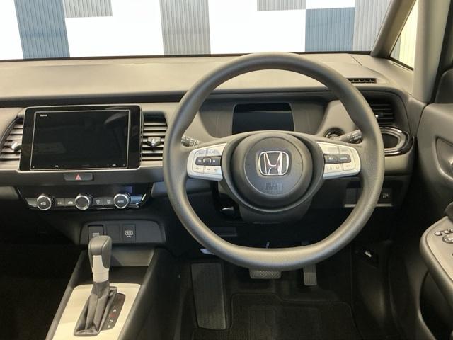 フィット クロスター　ホンダ認定中古車　ＬＥＤ　バックカメラ　ＶＳＡ　キーフリー　オートクルーズコントロール　ＵＳＢ　クリアランスソナー　スマートキー　サイドエアバッグ　オートライト　オートエアコン　盗難防止システム（15枚目）
