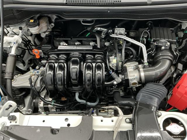 フィット クロスター　ホンダ認定中古車　ＬＥＤ　バックカメラ　ＶＳＡ　キーフリー　オートクルーズコントロール　ＵＳＢ　クリアランスソナー　スマートキー　サイドエアバッグ　オートライト　オートエアコン　盗難防止システム（17枚目）